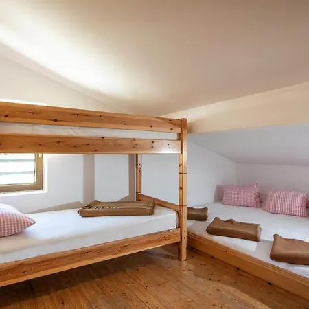 Berggasthof Rofan ゲストハウス *